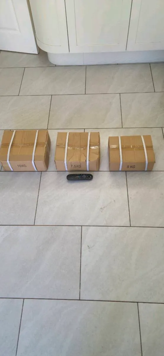 3xbrand new sets of hex dumbbells - Image 1