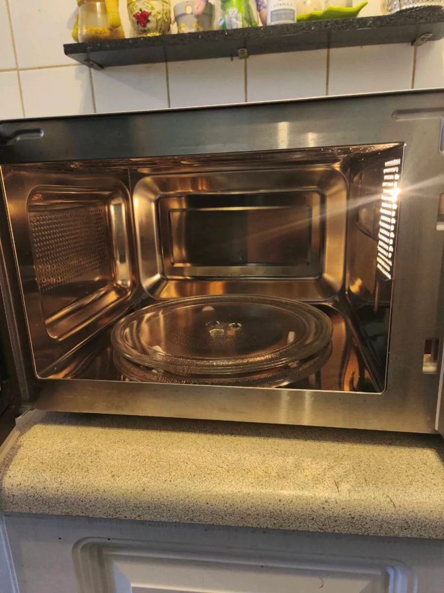 Microwave - Image 3