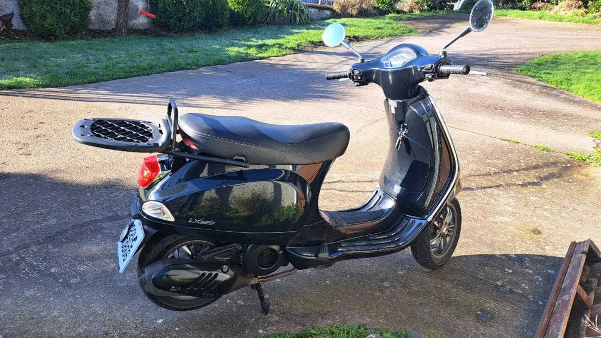 Vespa Lx125 2022 - Image 2