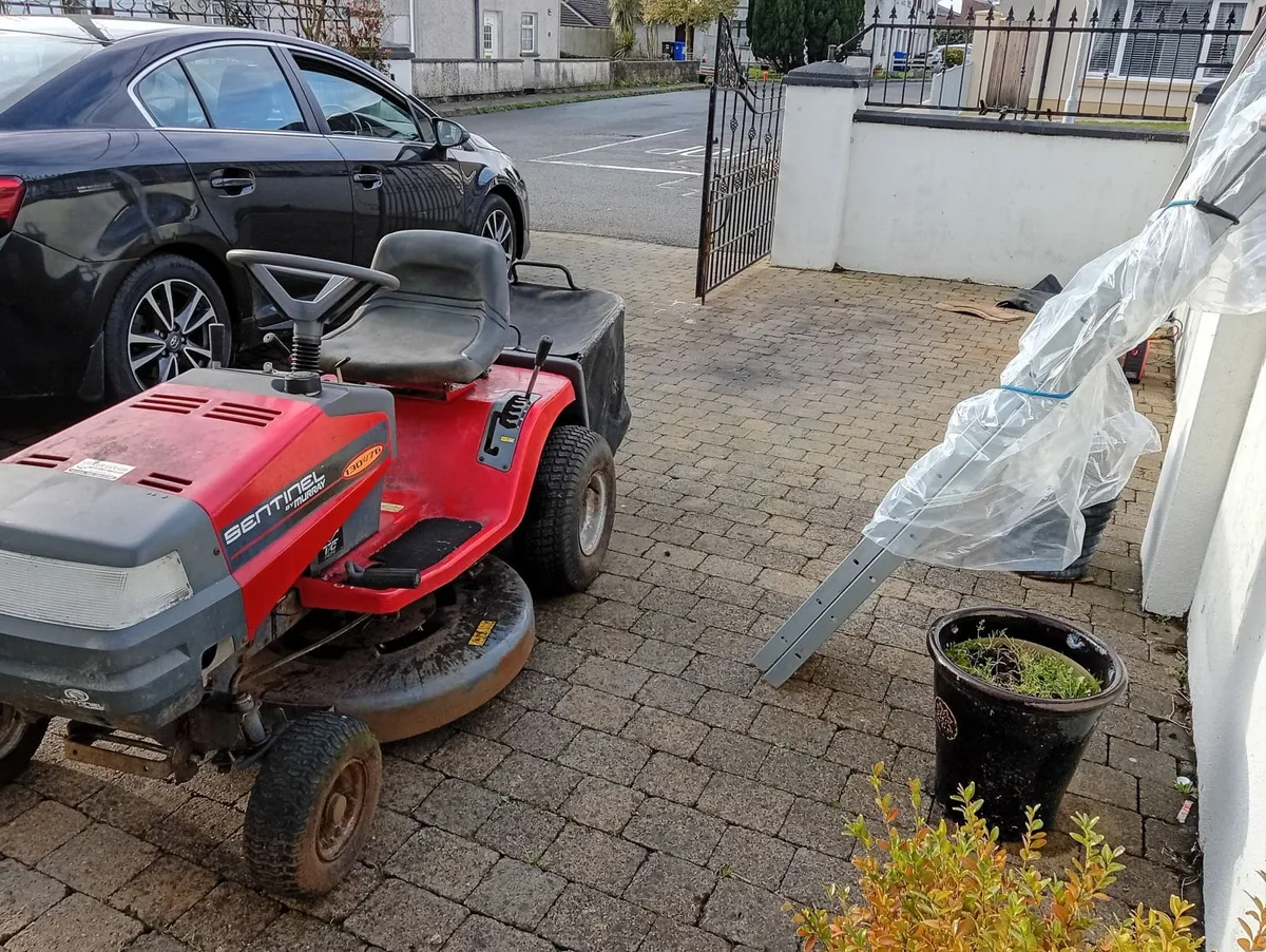 Murray ride on lawnmower - Image 2