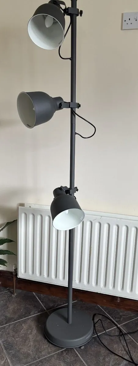 IKEA HEKTAR Floor Lamp with 3 Adjustable Spotlight - Image 3