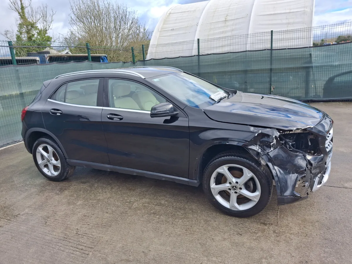 201 Mercedes CLA-CLASS 180 Automatic - Image 4