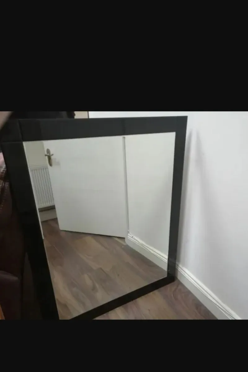 Wall mirror - Image 1