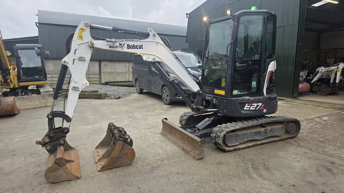 Bobcat E27z Mini Excavator (low hours) - Image 1