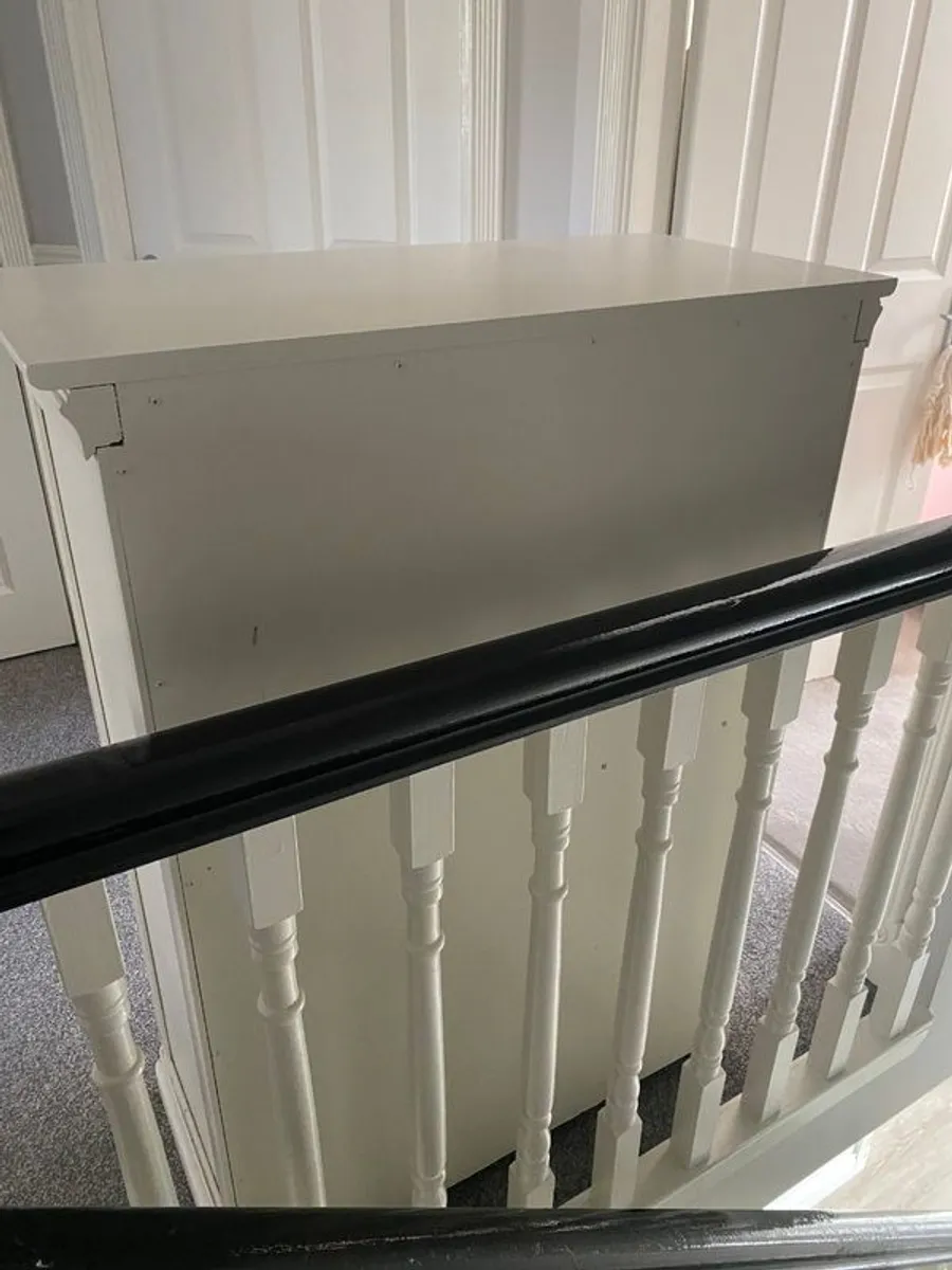 5 drawers solid chest of drawers - Image 3