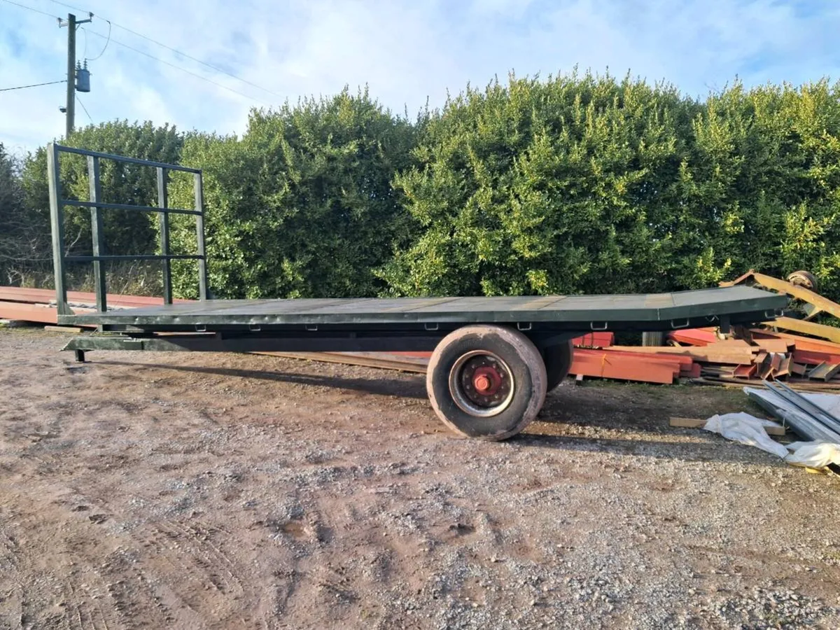 Bale trailer - Image 1