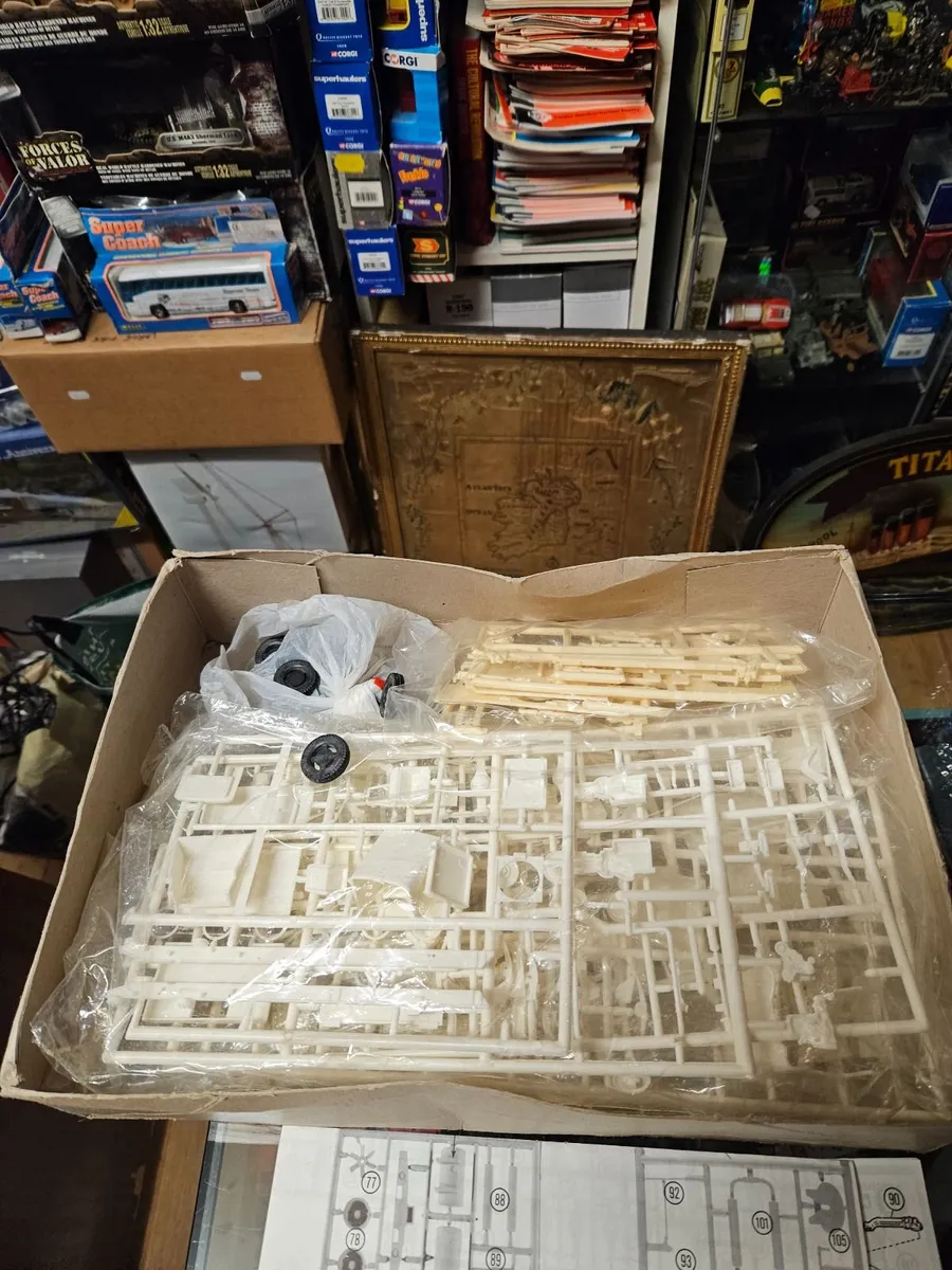 Matchbox Peterbuilt Trucks Model Kit Wrecker - Image 2