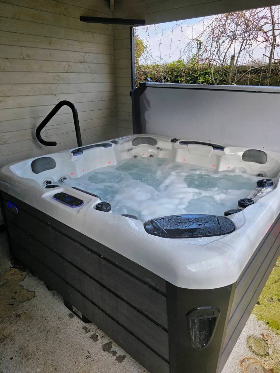 Hot tub - Image 3