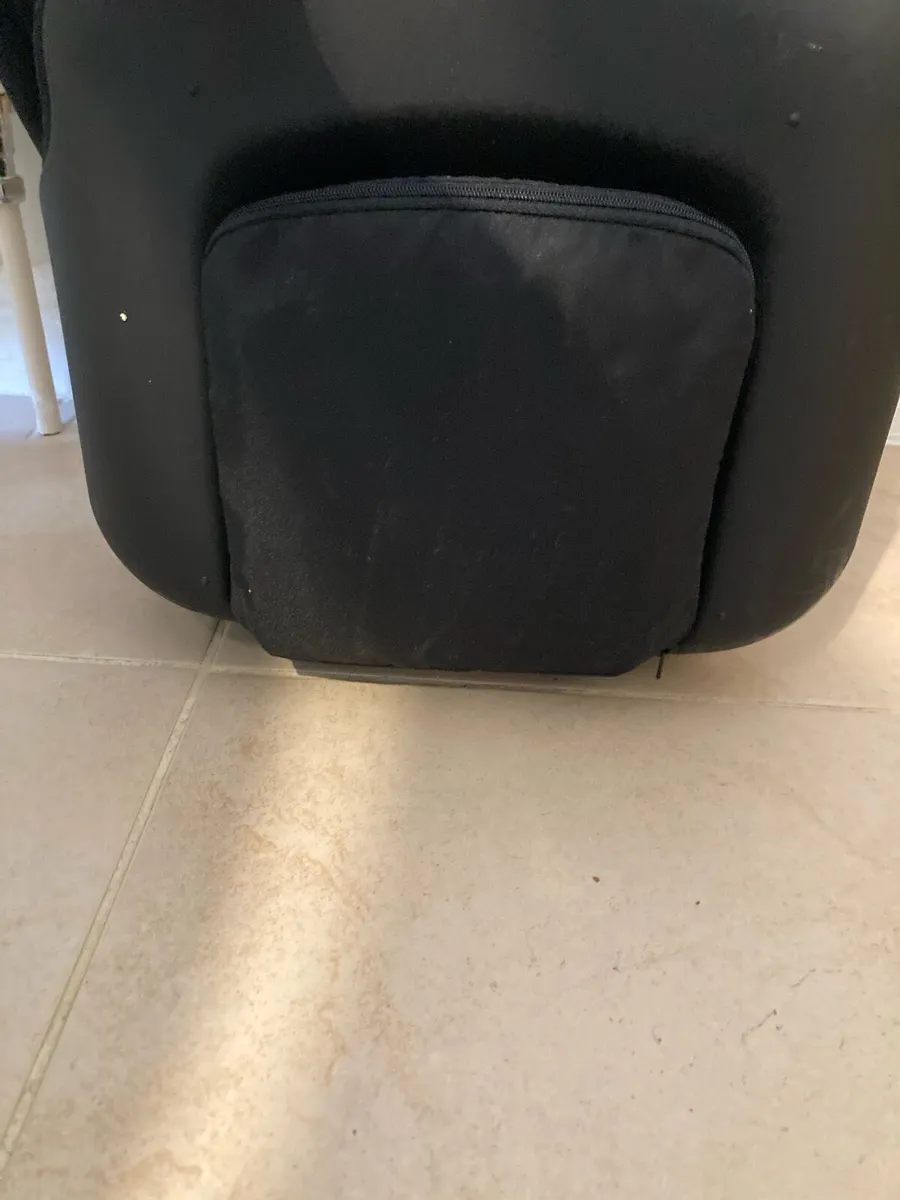 Maxi cosi car seat - Image 3