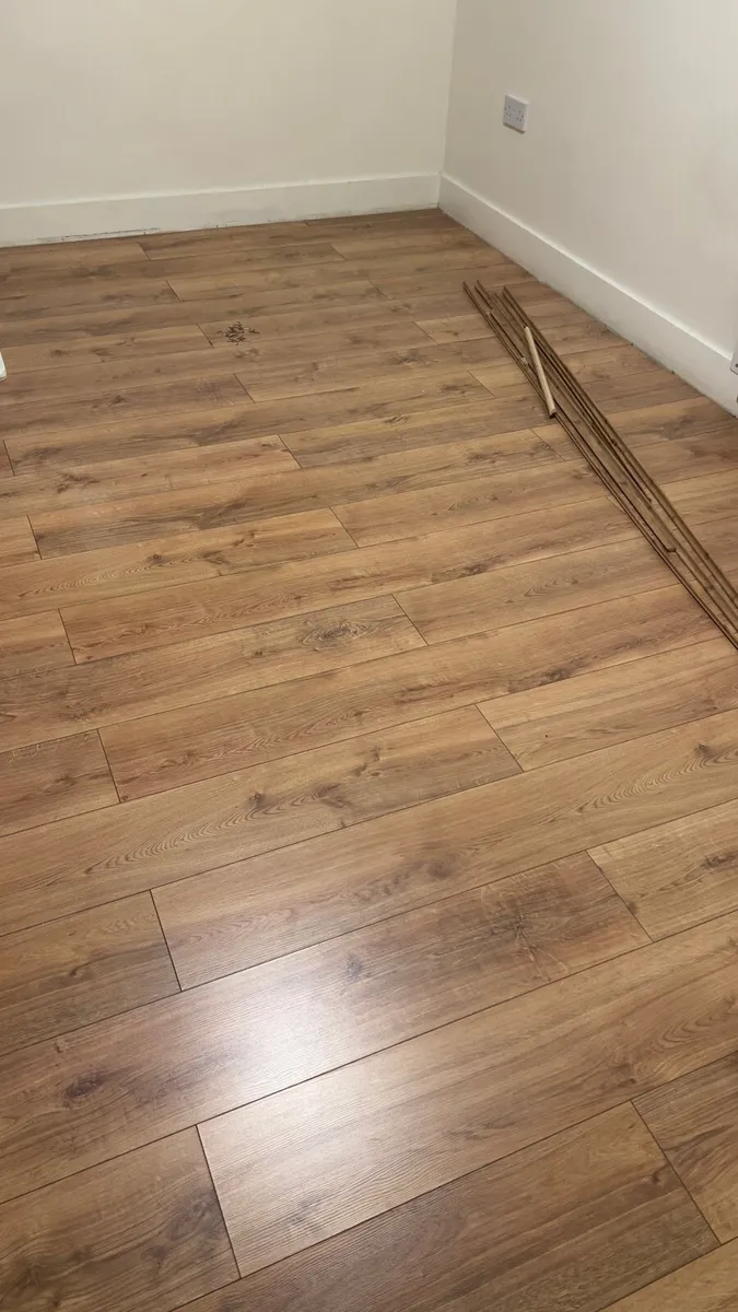 Laminate floor 12mm - Image 3