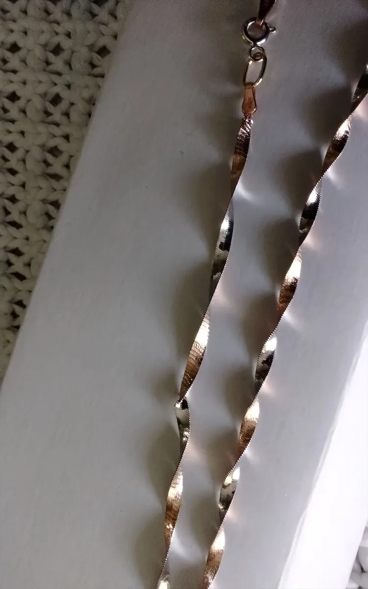 9ct white & rose gold twist chain necklace as new - Image 2