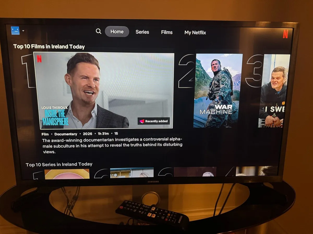 32” Samsung TV & TV Stand - Image 2