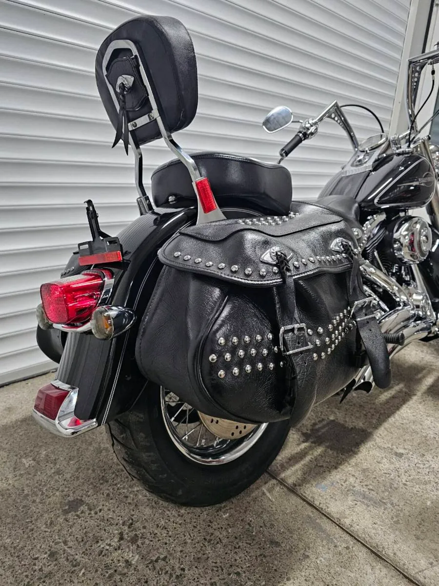 Harley-Davidson Heritage Softail FLSTC - Image 3