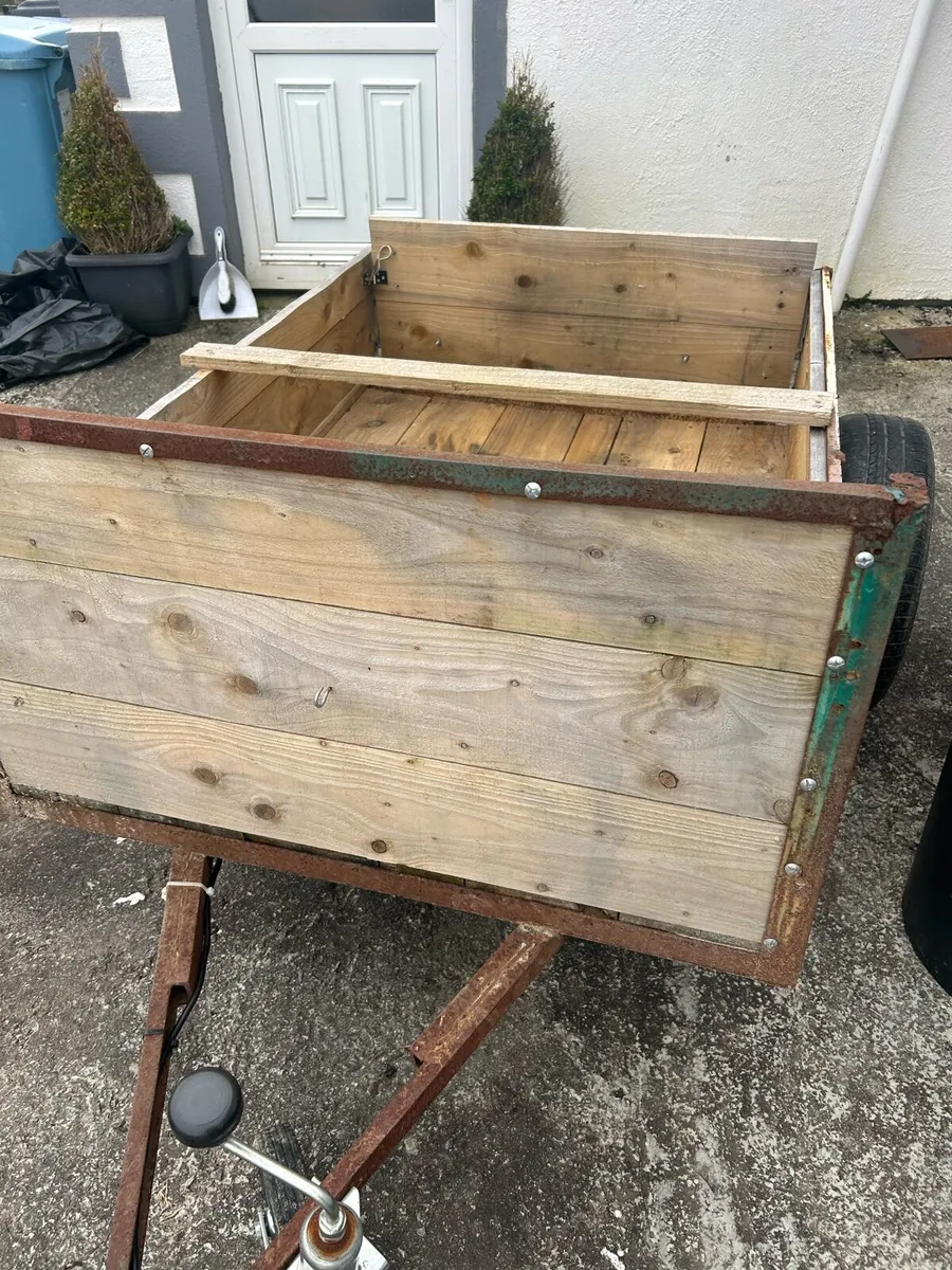 Small Trailer - Image 1