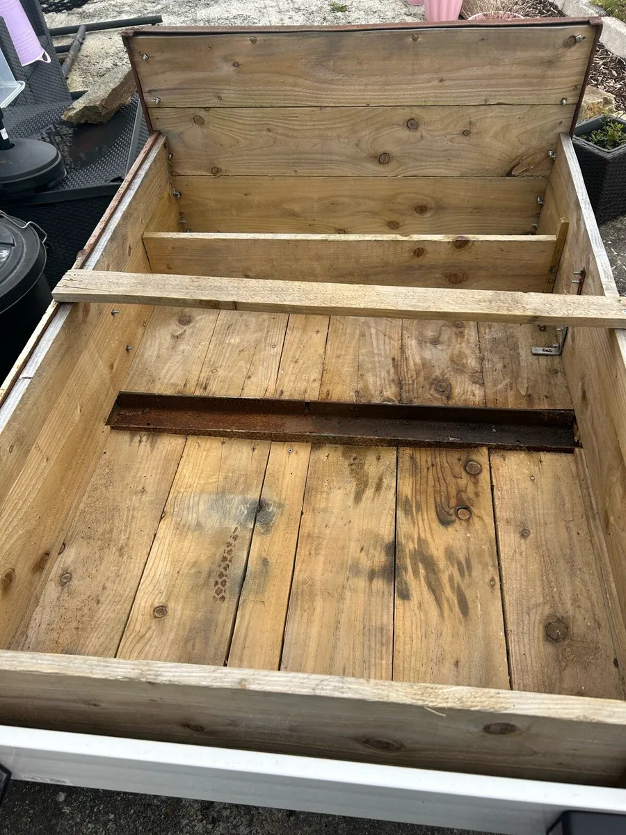 Small Trailer - Image 4