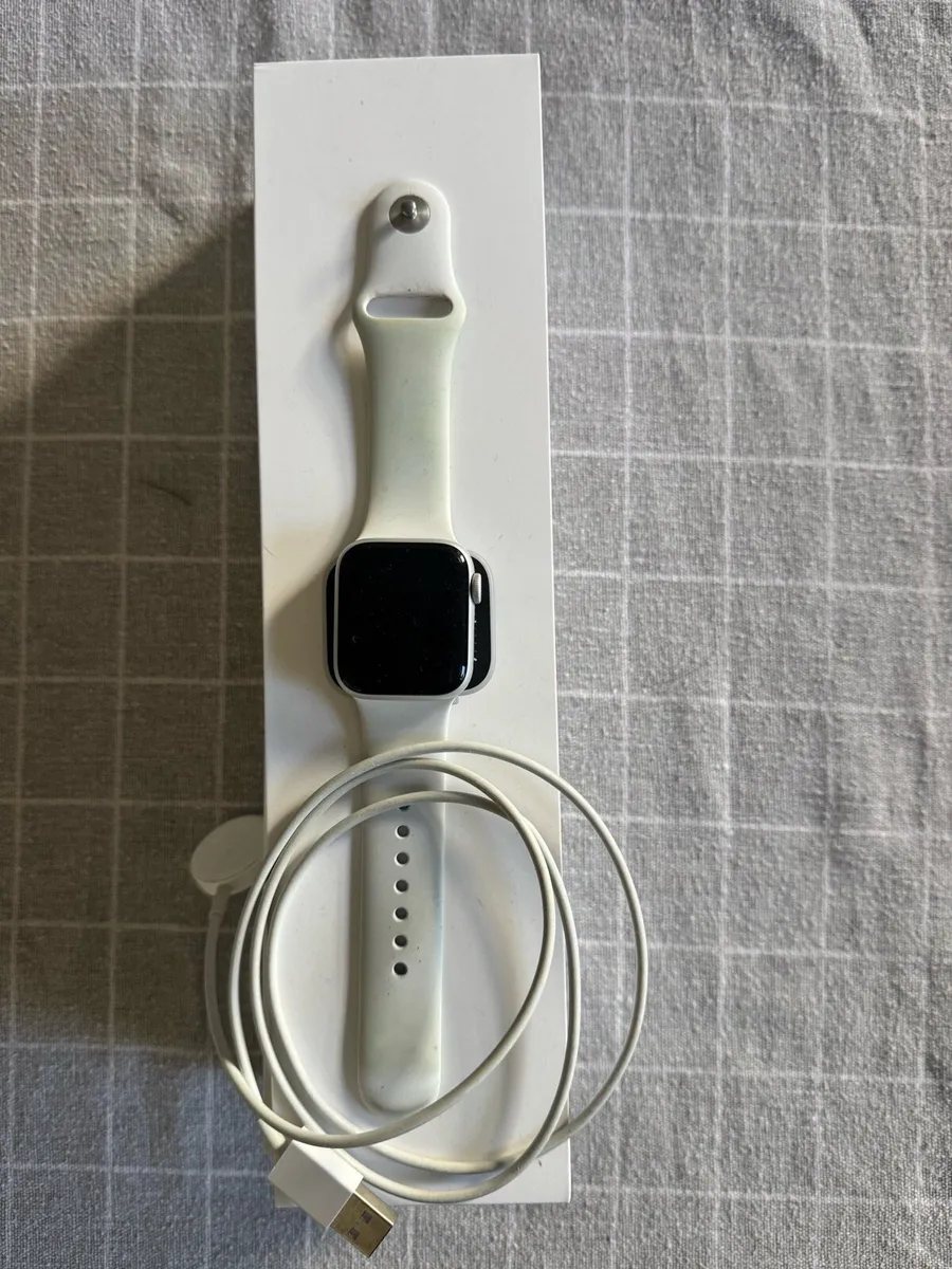 Apple Watch Series 6 - Box + Charger 160€ - Image 2