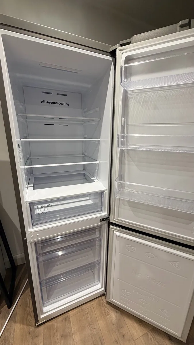Samsung Fridge Freezer - Like new - Image 2