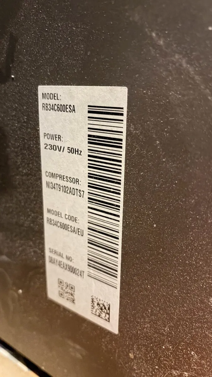 Samsung Fridge Freezer - Like new - Image 3