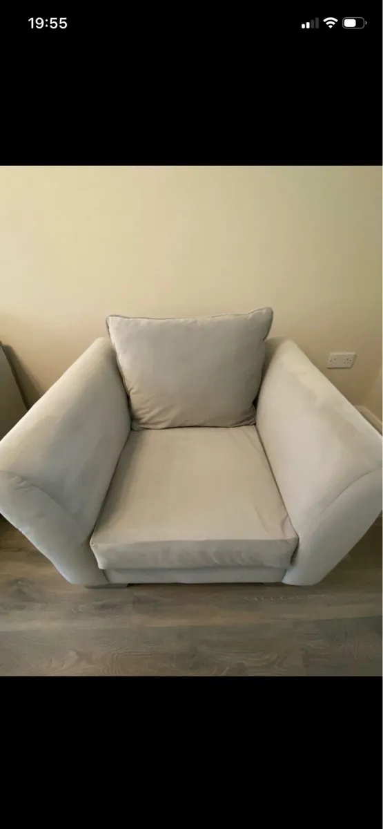 Armchair - Image 1