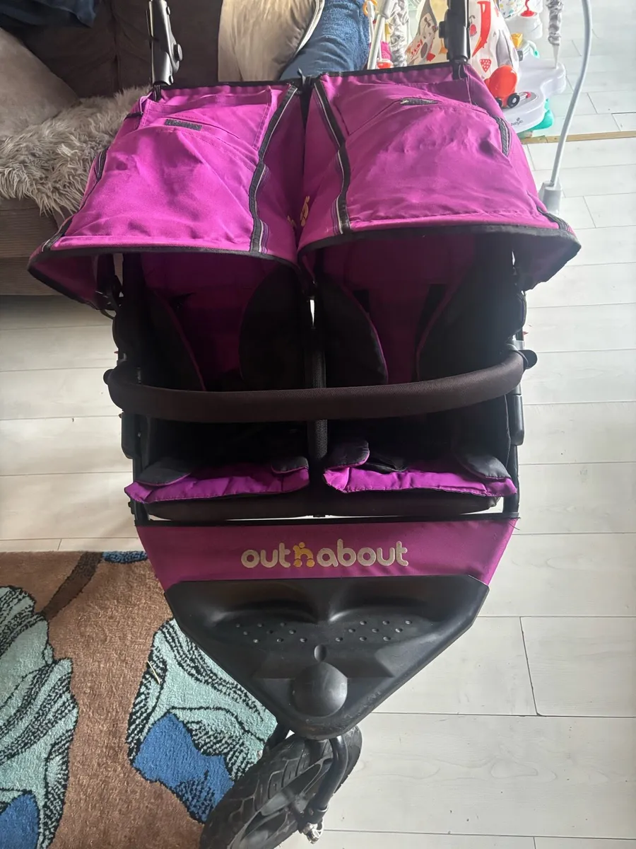 Out n about double nipper buggy - Image 1