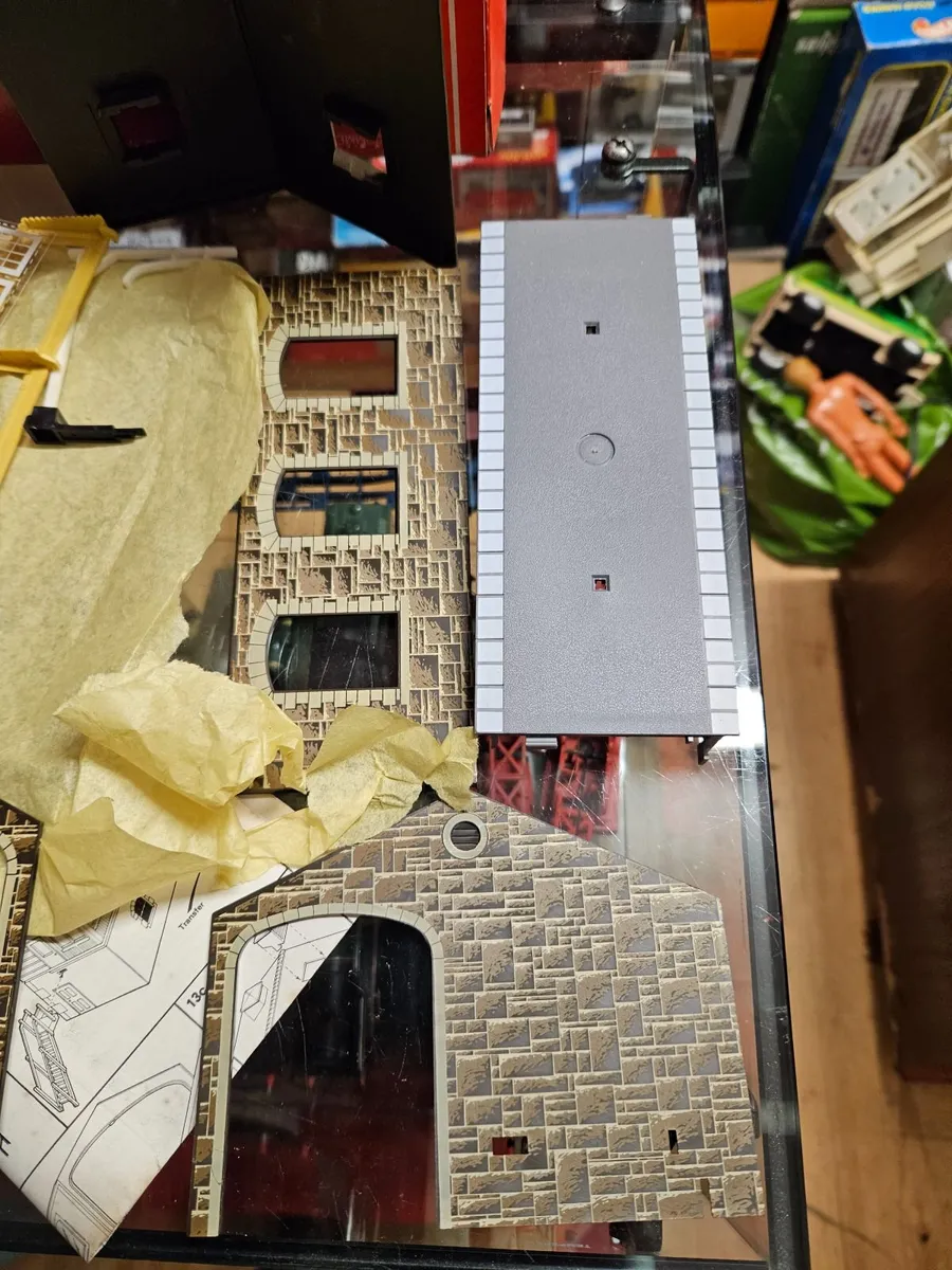 Hornby OO Gauge Goods Shed - Image 3