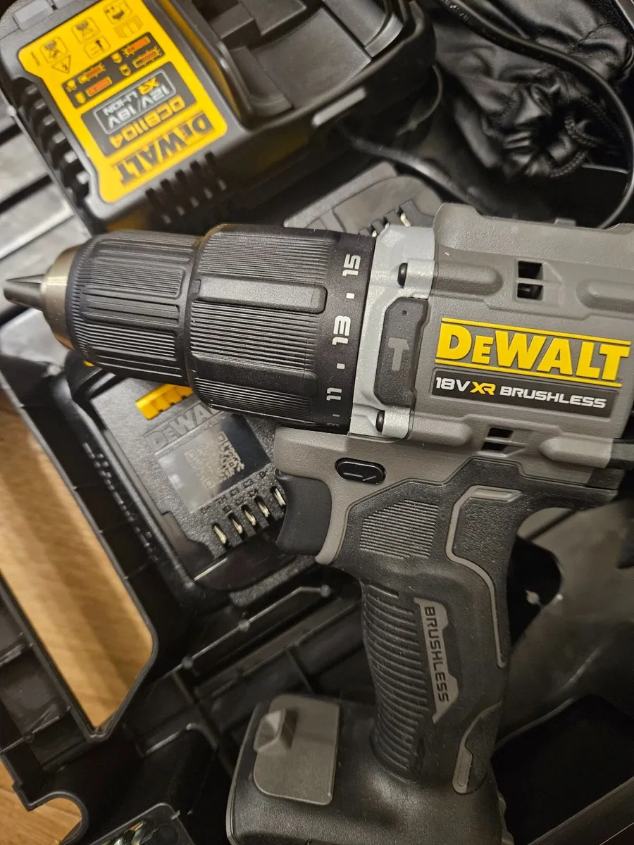 NEW DeWalt DCD100P2T XR Brushless 18V LIthium ION - Image 3