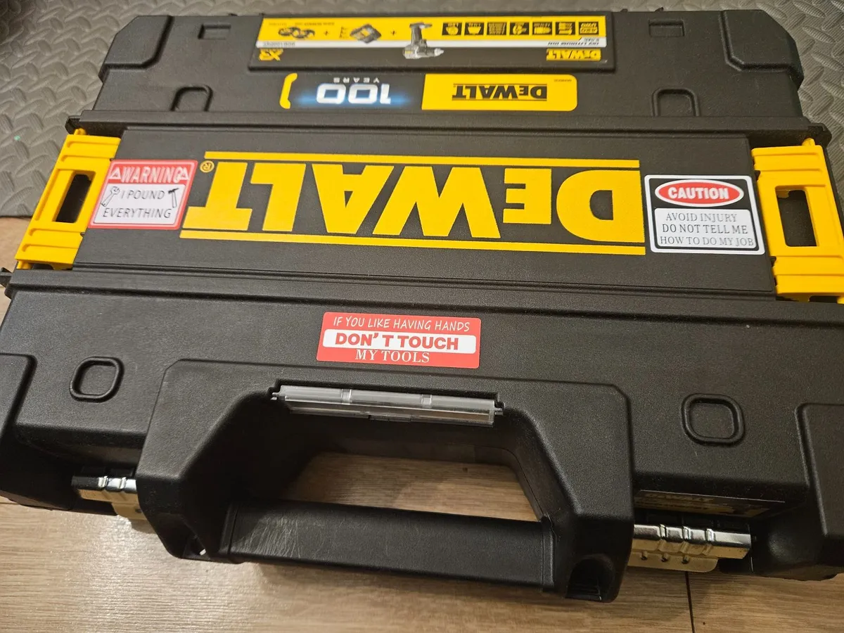 NEW DeWalt DCD100P2T XR Brushless 18V LIthium ION - Image 2