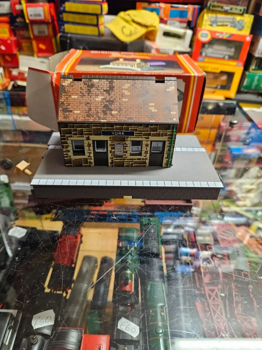 Hornby OO Gauge Station Building - Image 2