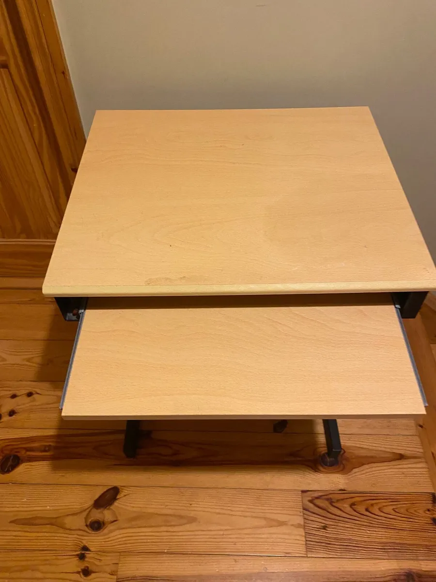 Study desk - Image 2