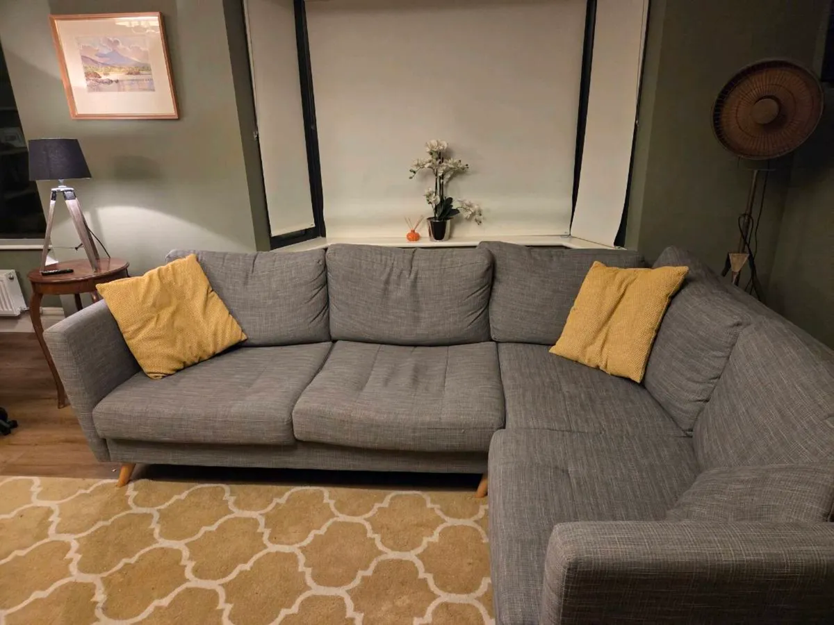 L Shaped couch - Image 3