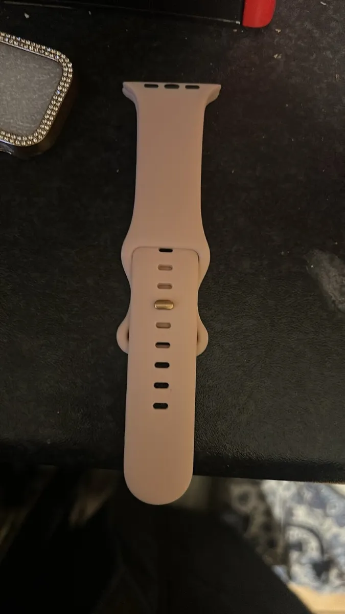 Apple watch - Image 4