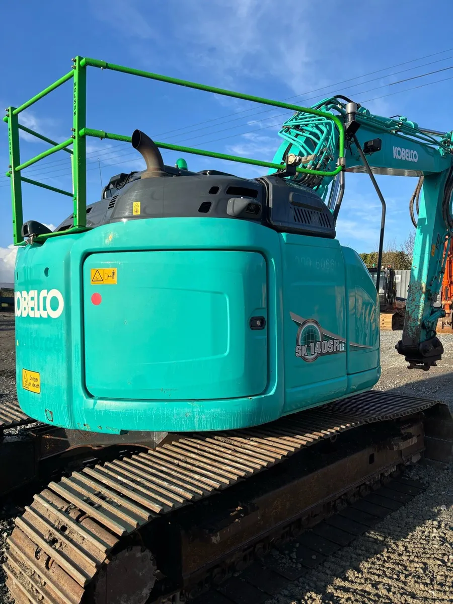 Digger  kobelco not hitachi case cat jcb - Image 4