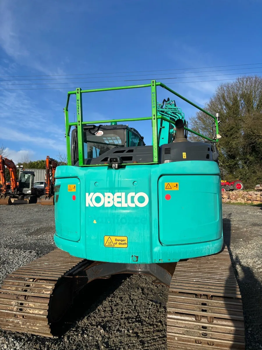 Digger  kobelco not hitachi case cat jcb - Image 3