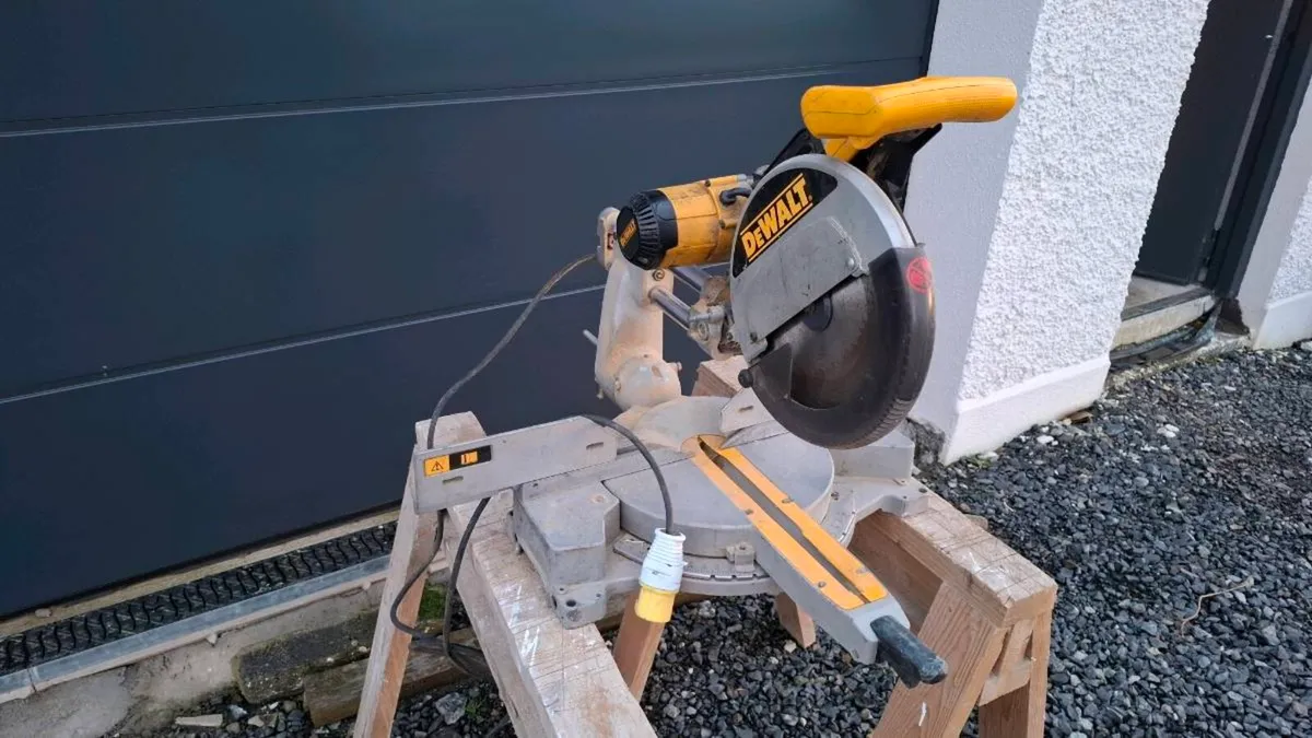 Dewalt mitre saw - Image 2