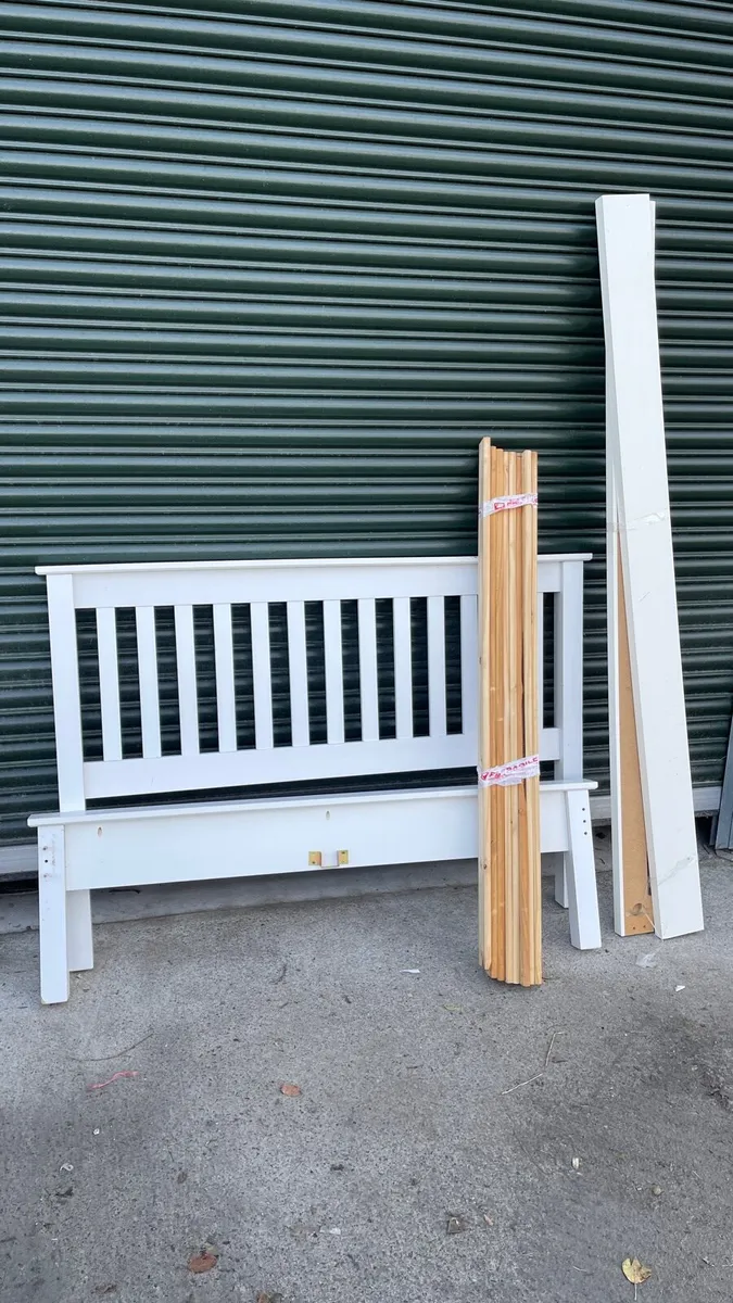 Double bed - Image 1