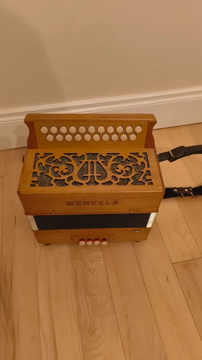 McNeela Button Accordion - Image 4