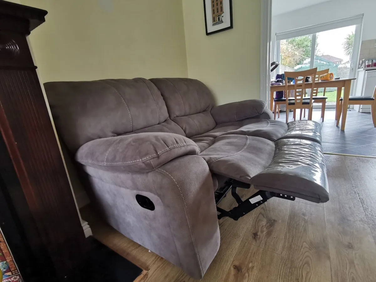 2 seater recliner sofa - Image 3