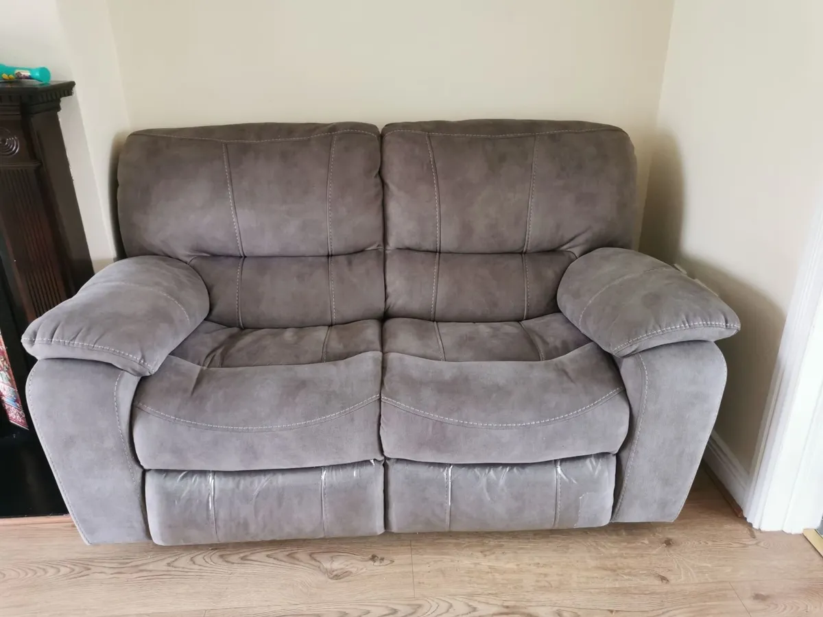 2 seater recliner sofa - Image 4