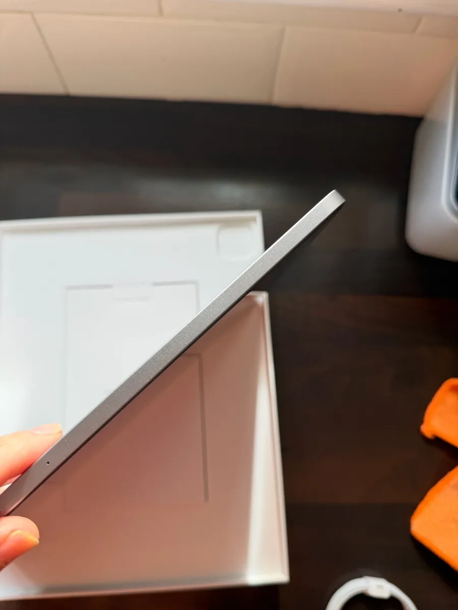 iPad Pro 12.9” M2 256gb + Magic keyboard + Pencil - Image 3