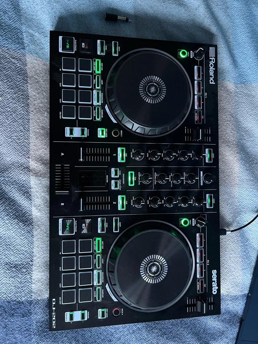Serato Dj Controller - Image 1