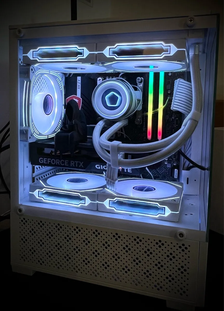 Gaming pc set up - Image 1