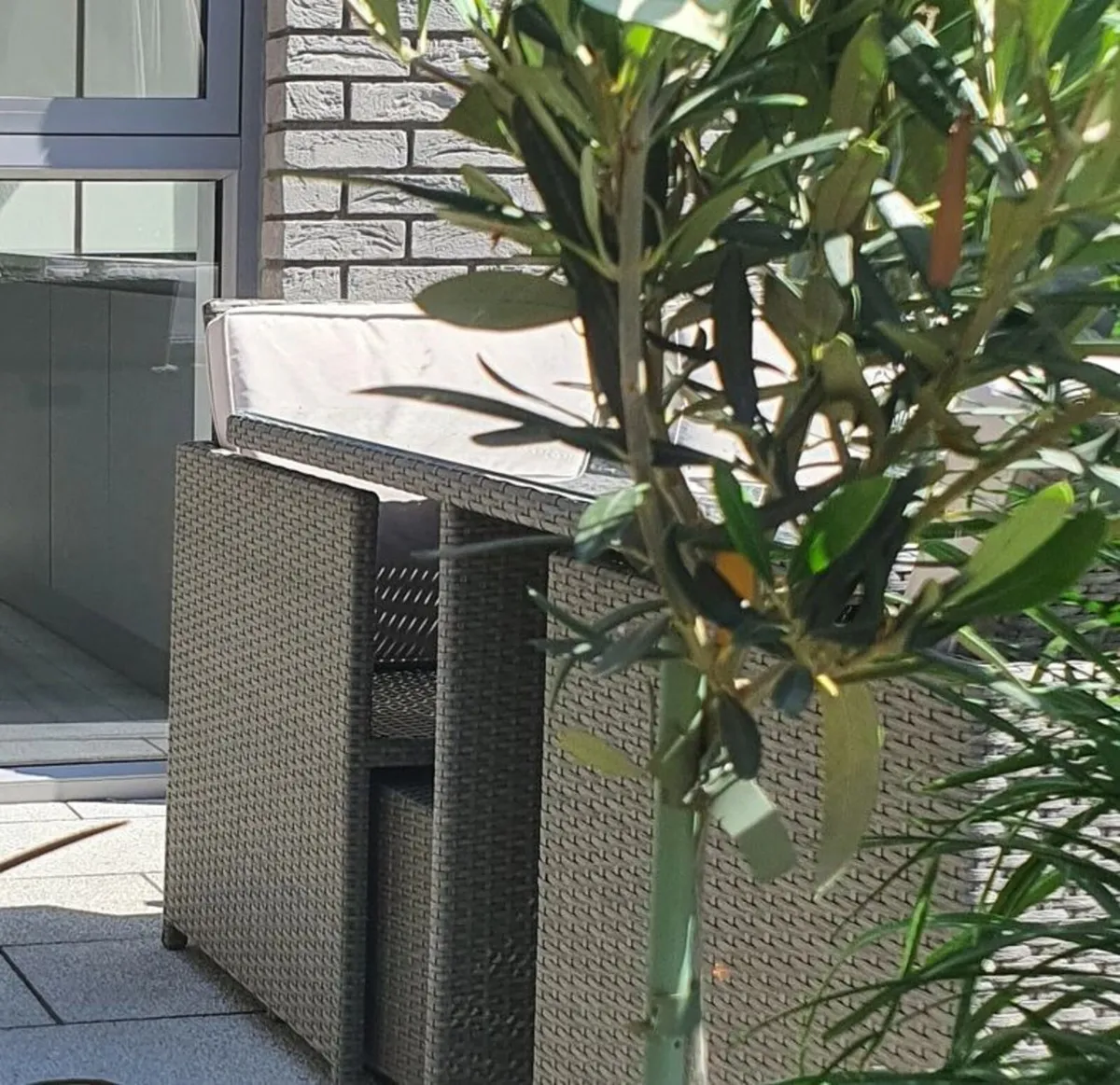 Garden Ratten cube dining set - seats up 8 - Image 2