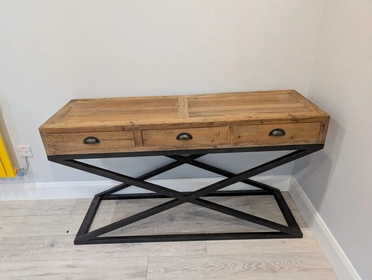 Console Table - Image 3