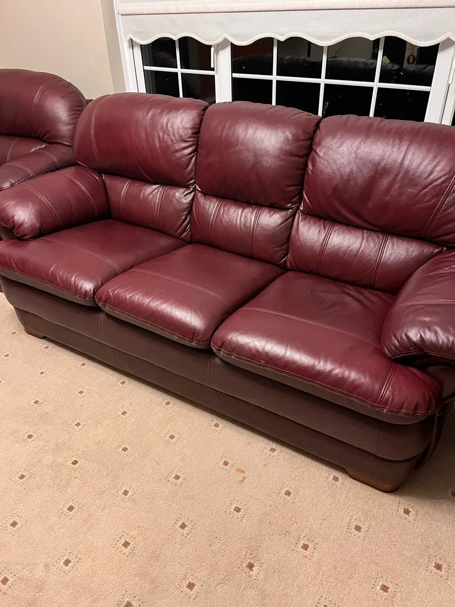 Suite of furniture - Image 2