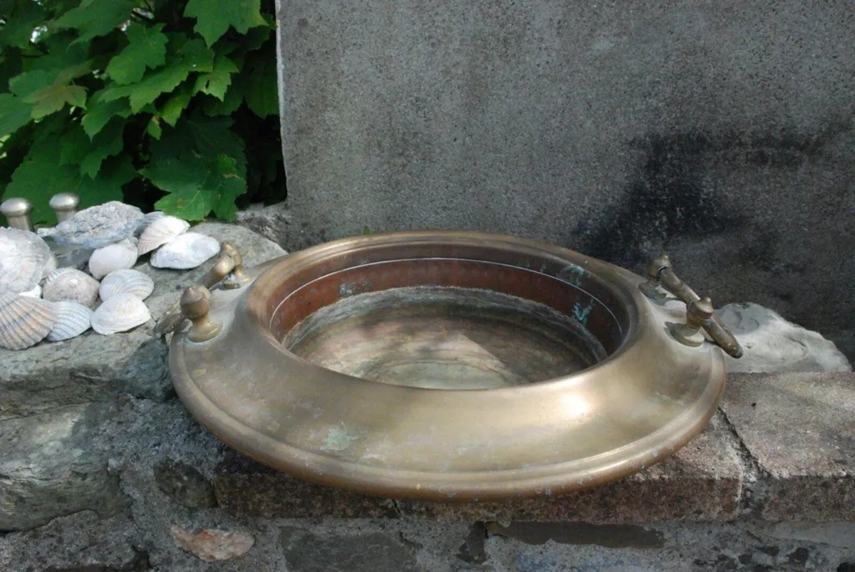 Cachepot for plant/flowers, solid brass/copper - Image 2