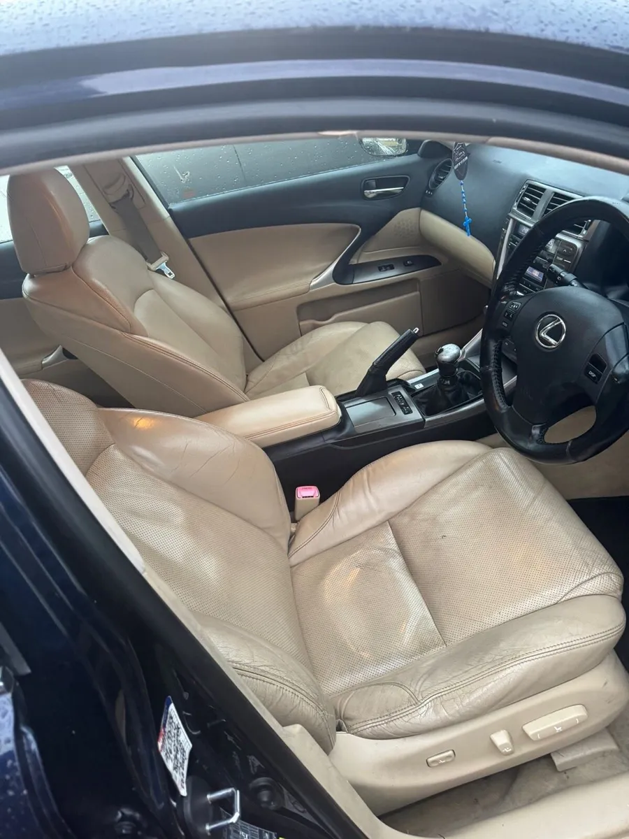 2008 Lexus - Image 2