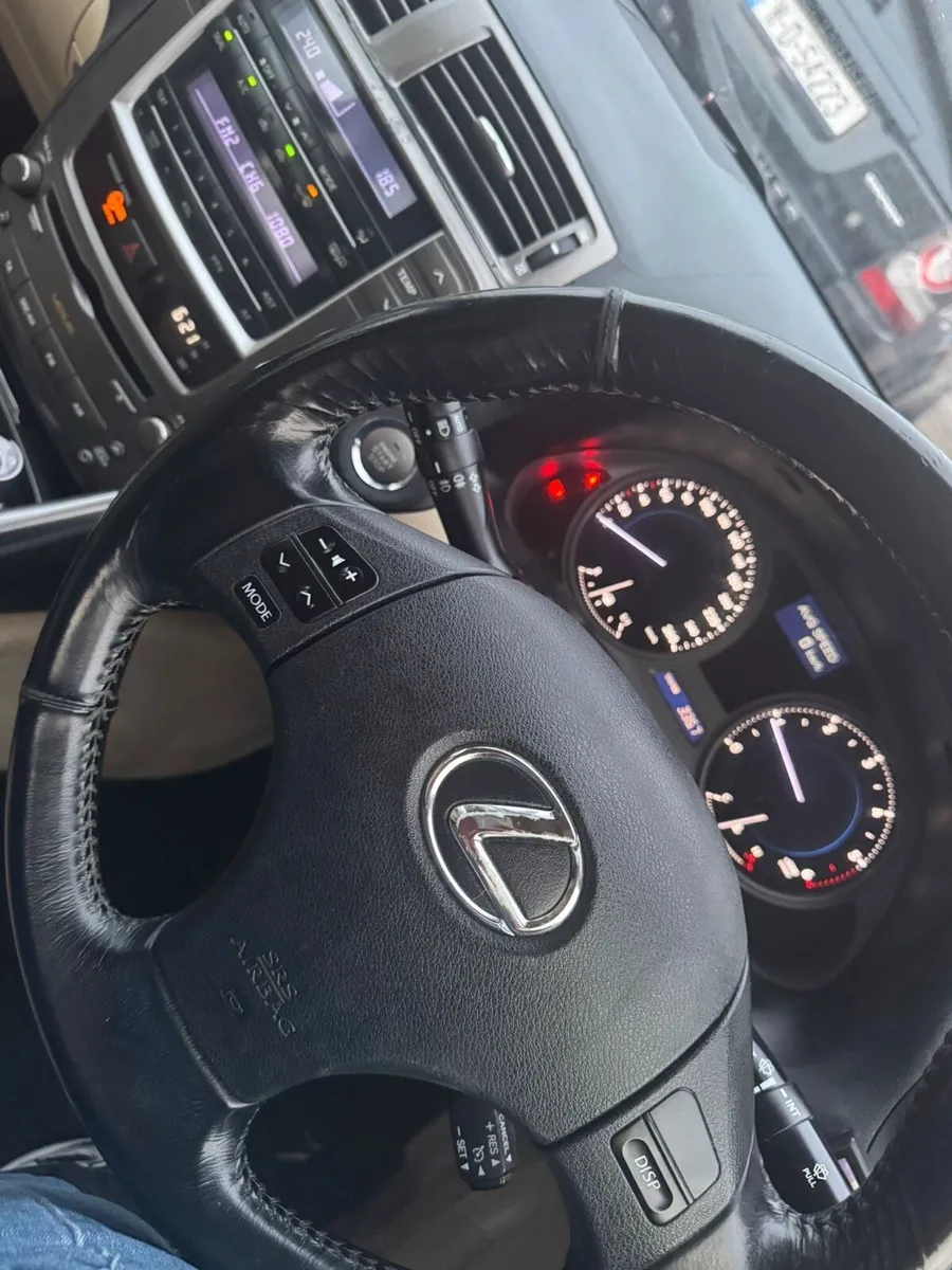 2008 Lexus - Image 3