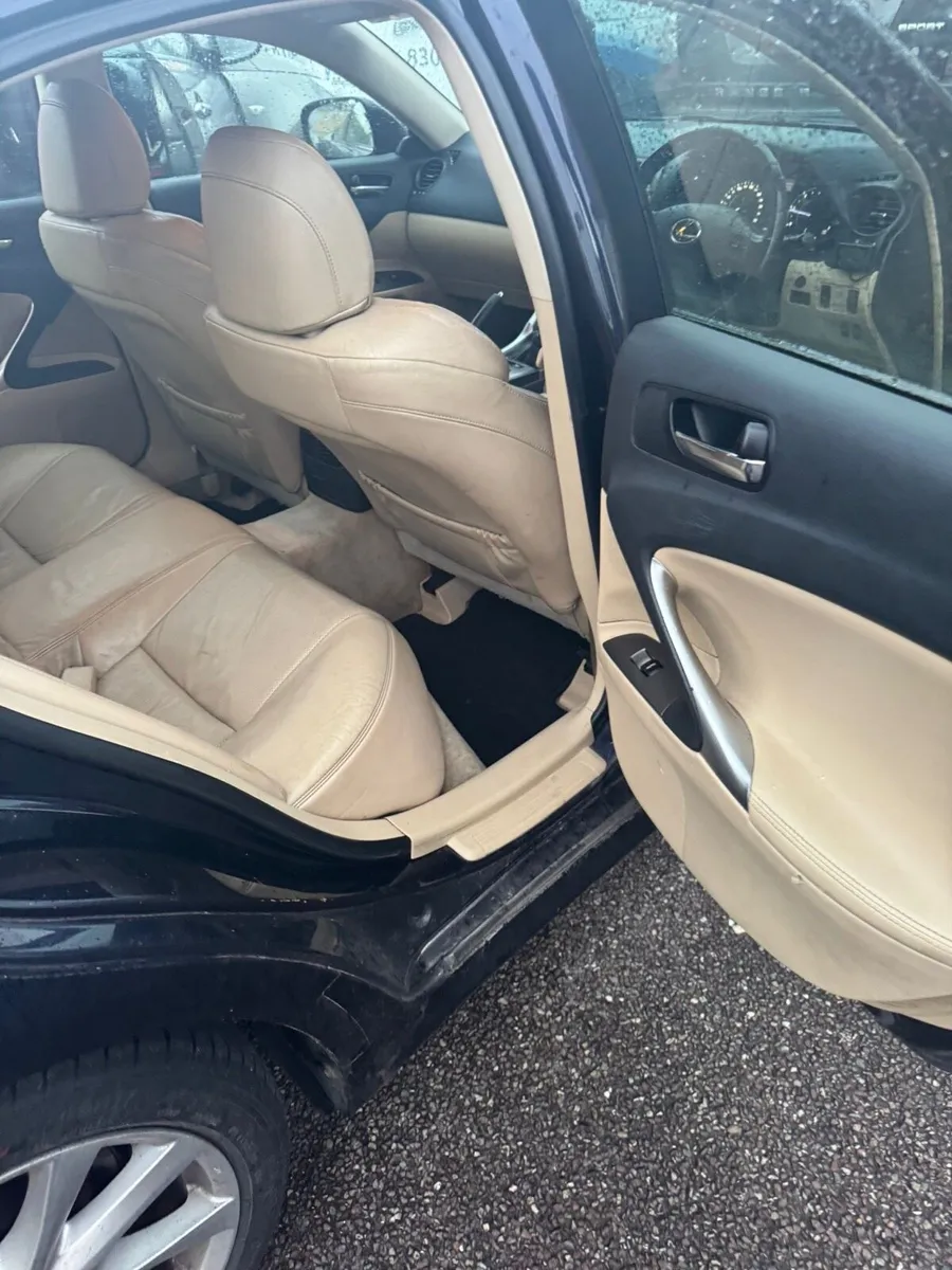 2008 Lexus - Image 4