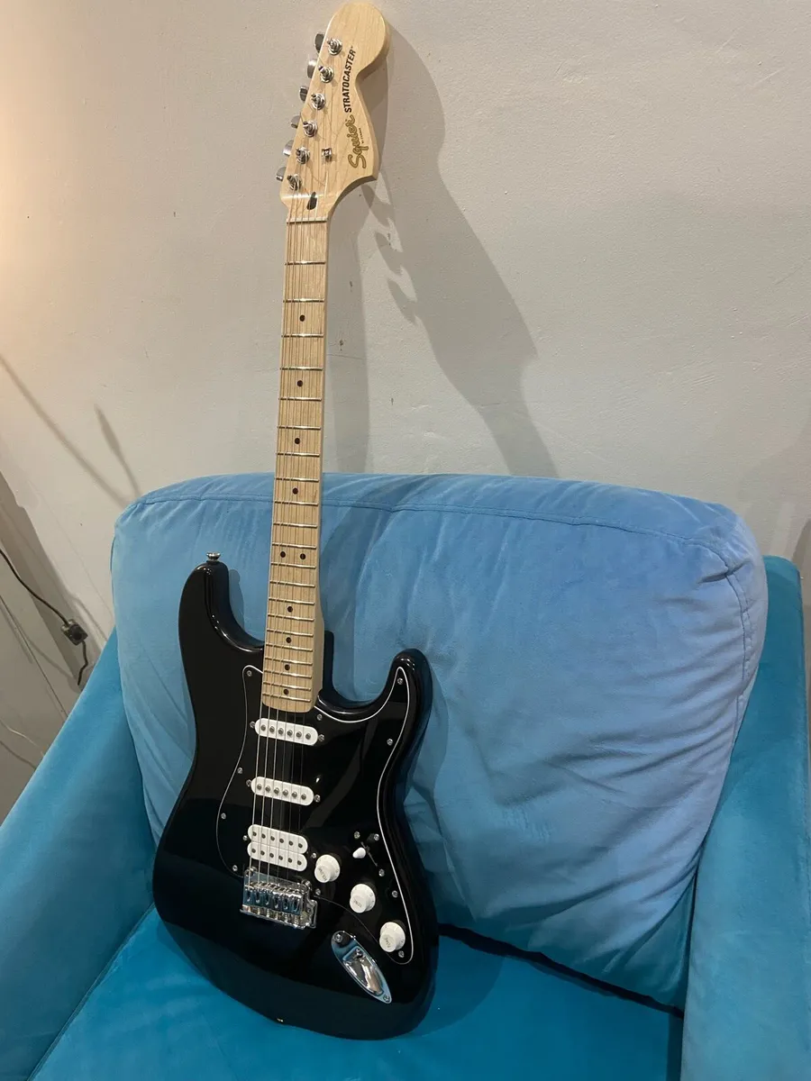 Squire Strat Affinity Fsr Hss - Image 1