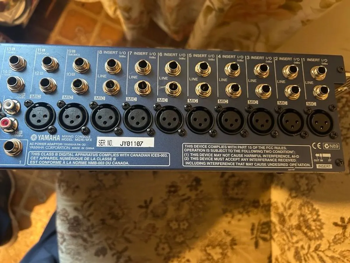 Yamaha Passive Mixer; MG16/6FX Mixing Console - Image 4